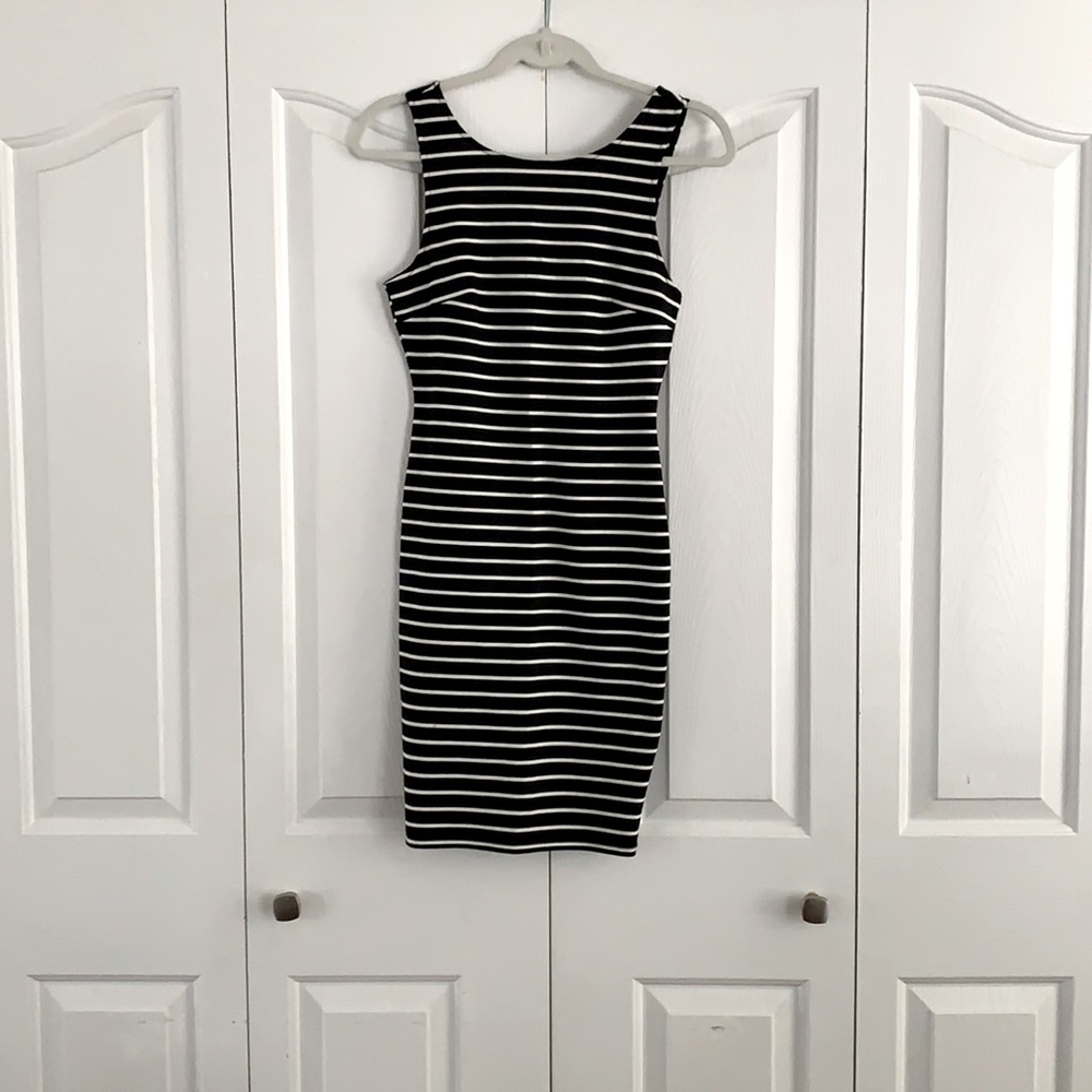 Backless bodycon dress